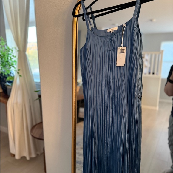 Vince Relaxed Plissé Satin Midi Slipdress Missing Belt - Picture 1 of 12